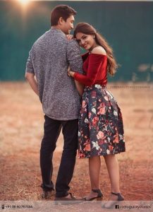 you both can pose in western outfit while the lady leans on the man's shoulder - shopzters