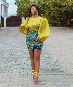 classy ladies ankara short skirt with puff-sleeved blouse style