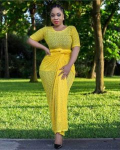 one piece ankara lace blouse and wrapper style for curvy ladies