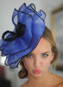 cute fascinator headpiece style for wedding